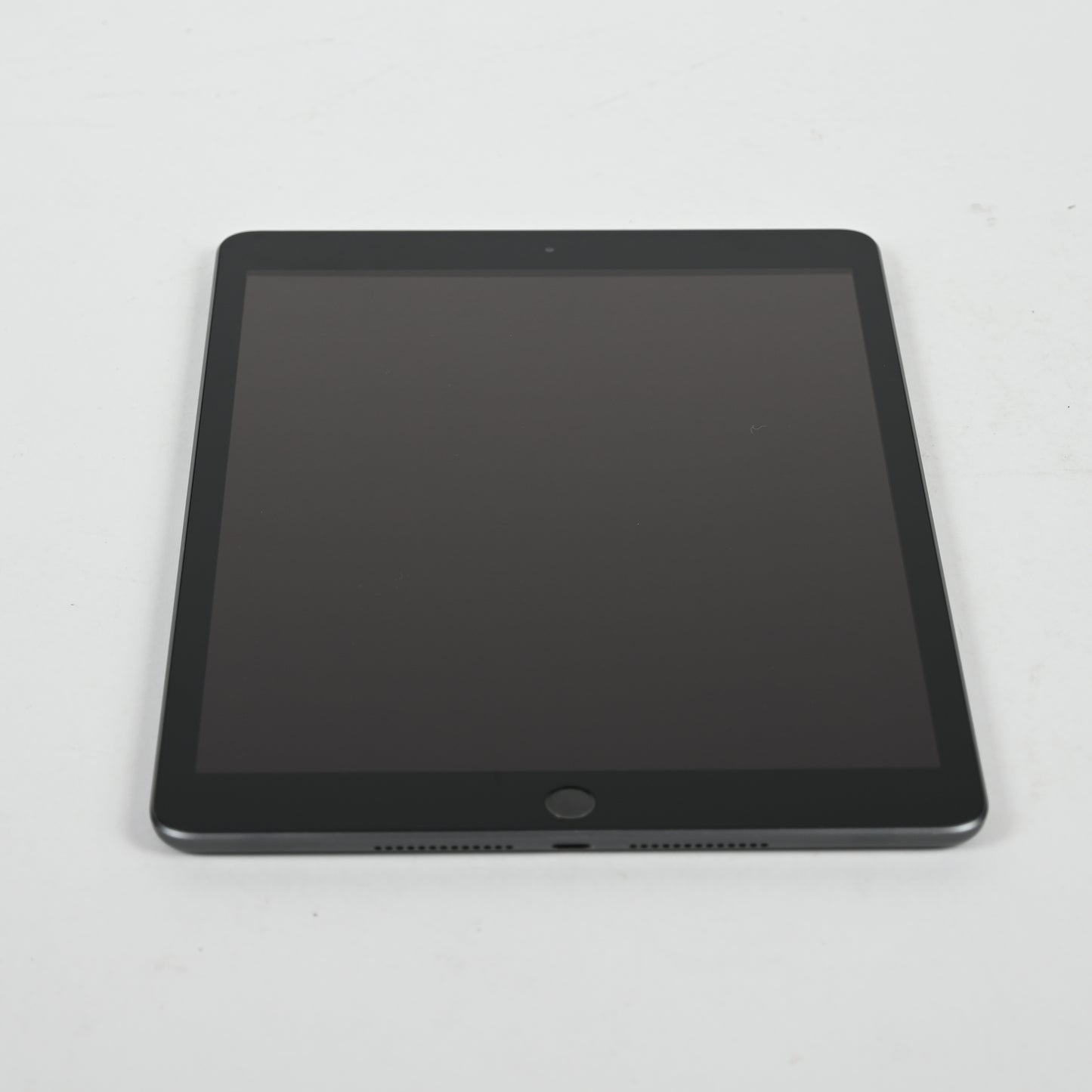 Apple iPad 10.2" 8th Gen 32GB Wi-Fi 3YL92LL/A - Space Gray - Grade B