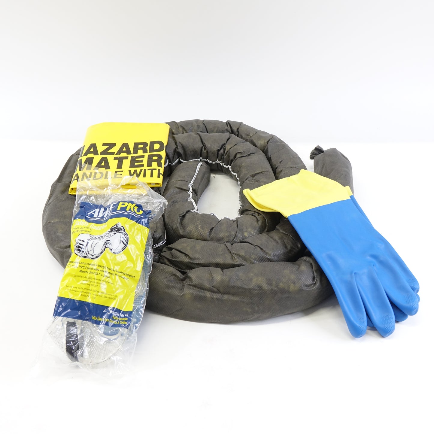 Portable Spill Kit 25 Sorbent Pads, 3 Sorbent Socks, 5 Bags, 1 & Gloves - New