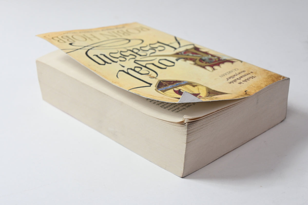 Royal Assassin Robin Hobb (Book Two of the Farseer Trilogy)