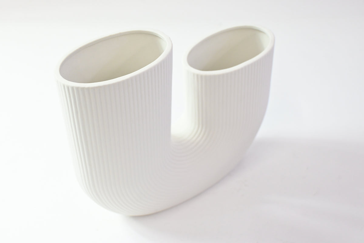 White Irregular U-Shaped Ceramic Vase Striped Flower Vase Wedding Home Décor