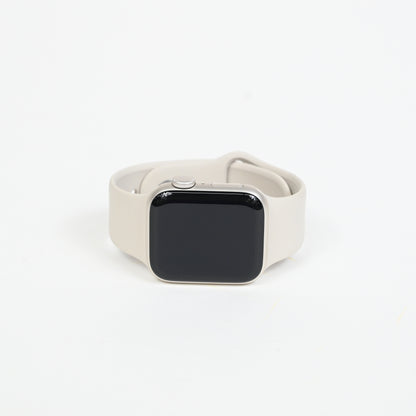Apple Watch SE (2nd Gen) [40mm] Smartwatch Sport Band S/M (Starlight)
