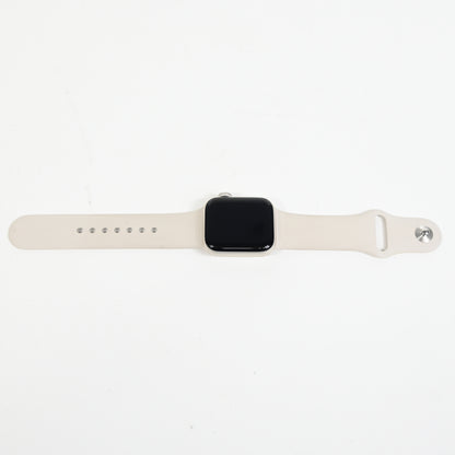 Apple Watch SE (2nd Gen) [40mm] Smartwatch Sport Band S/M (Starlight)