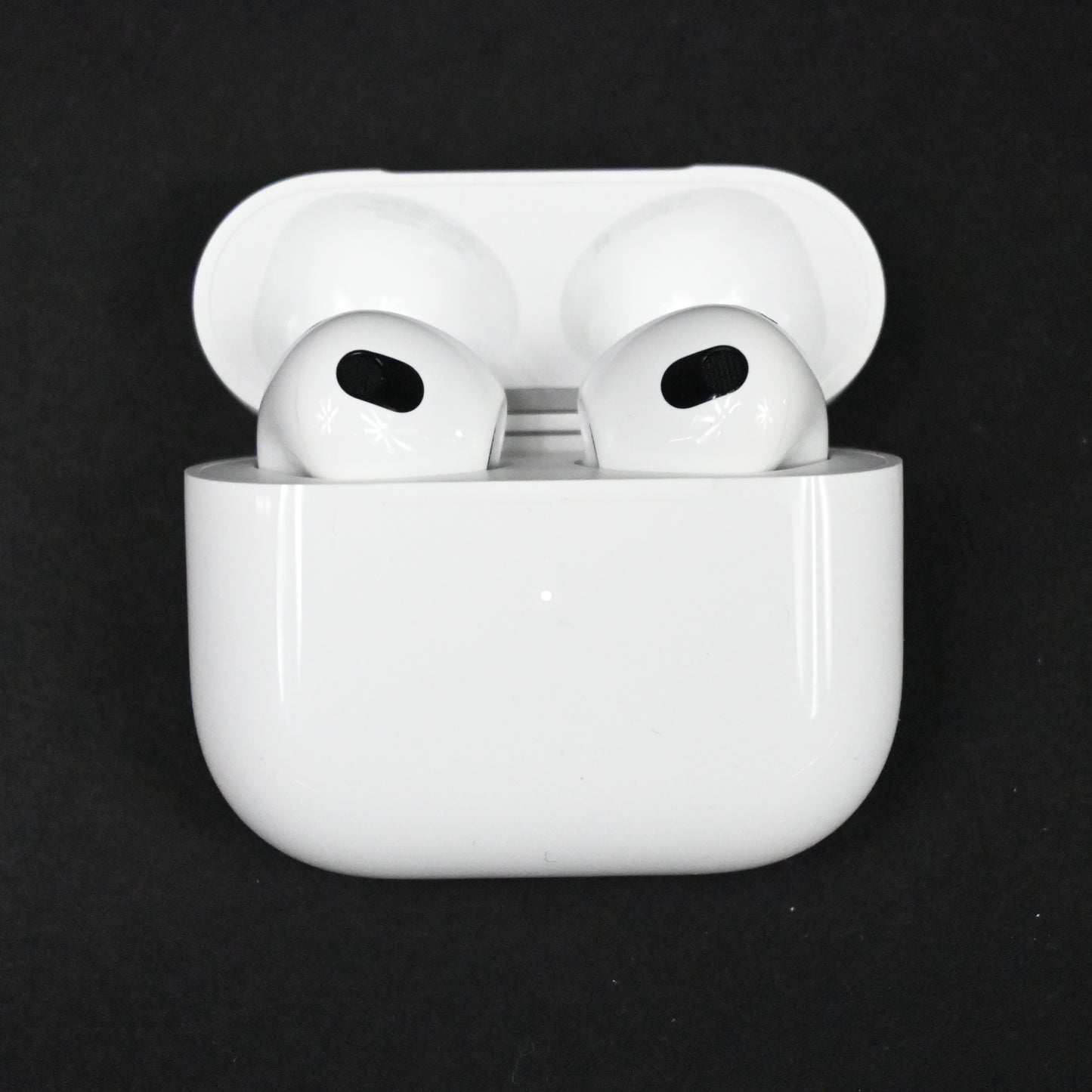 Apple AirPods 3rd Gen Wireless Bluetooth EarBuds Lightning Charger - Grade A