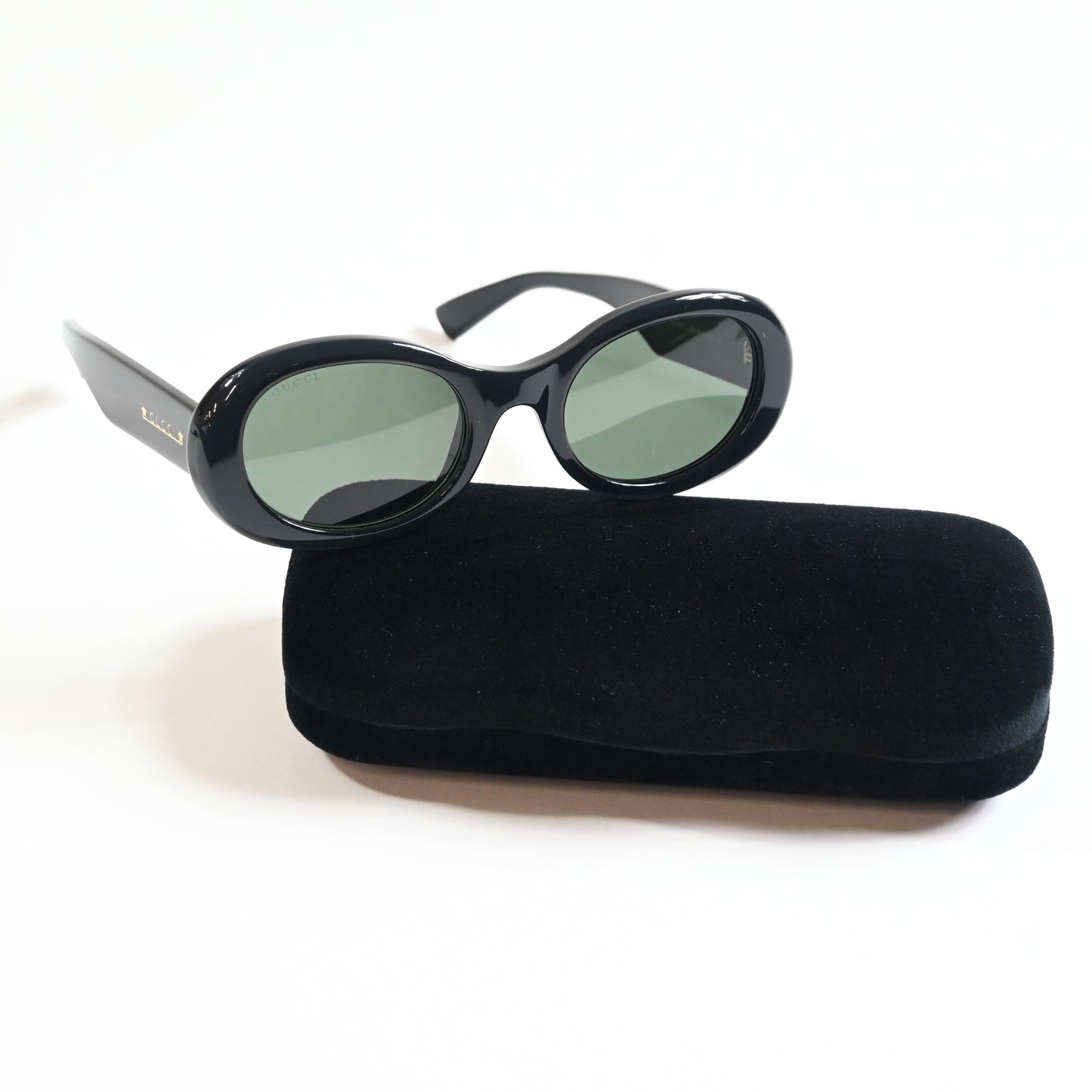 Gucci GG1587S 001 Womens Authentic Sunglasses Black/Gray, 52mm - New