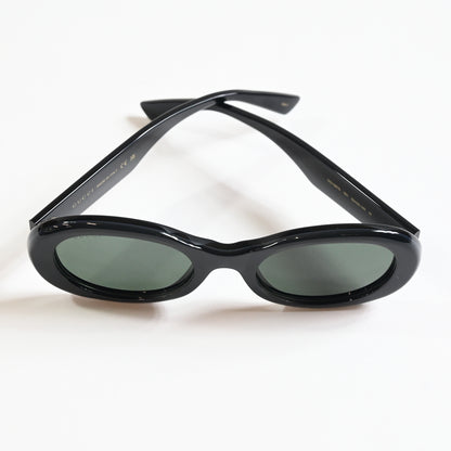 Gucci GG1587S 001 Womens Authentic Sunglasses Black/Gray, 52mm - New