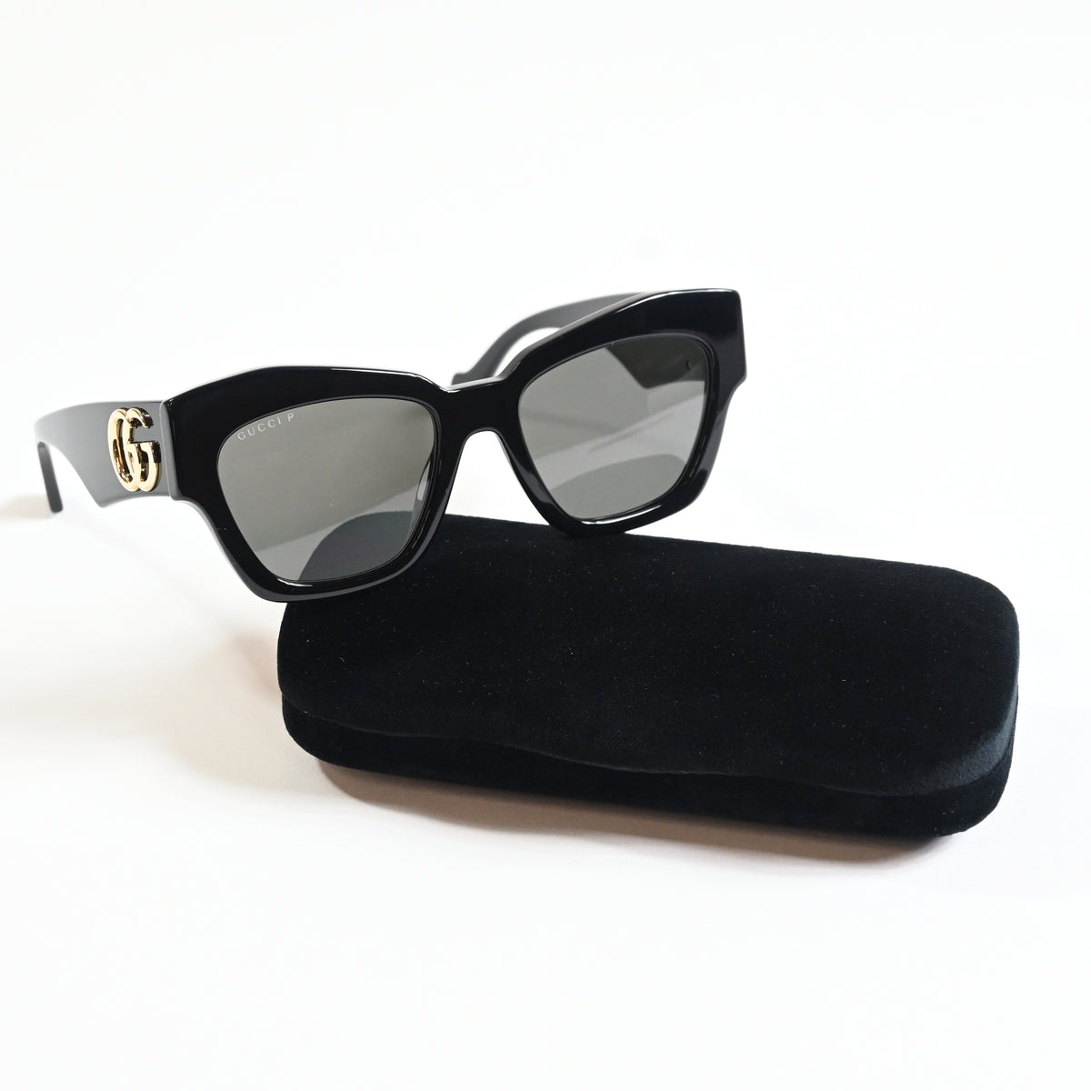 Gucci GG1422S 002 Womens Authentic Sunglasses Black/Gold, 55mm - New