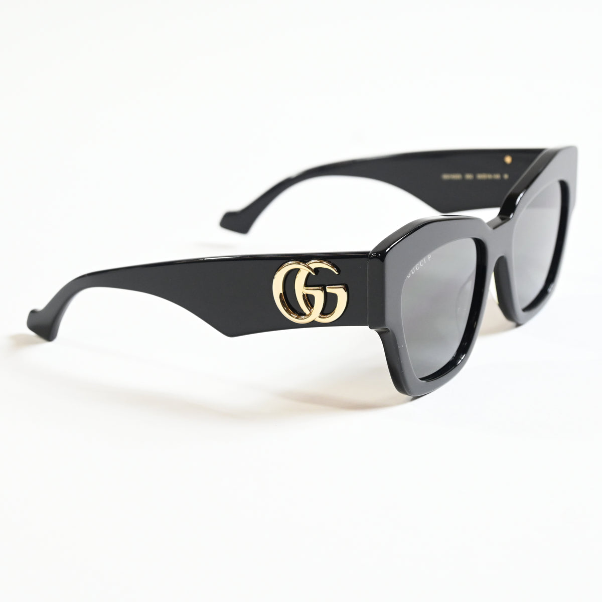 Gucci GG1422S 002 Womens Authentic Sunglasses Black/Gold, 55mm - New