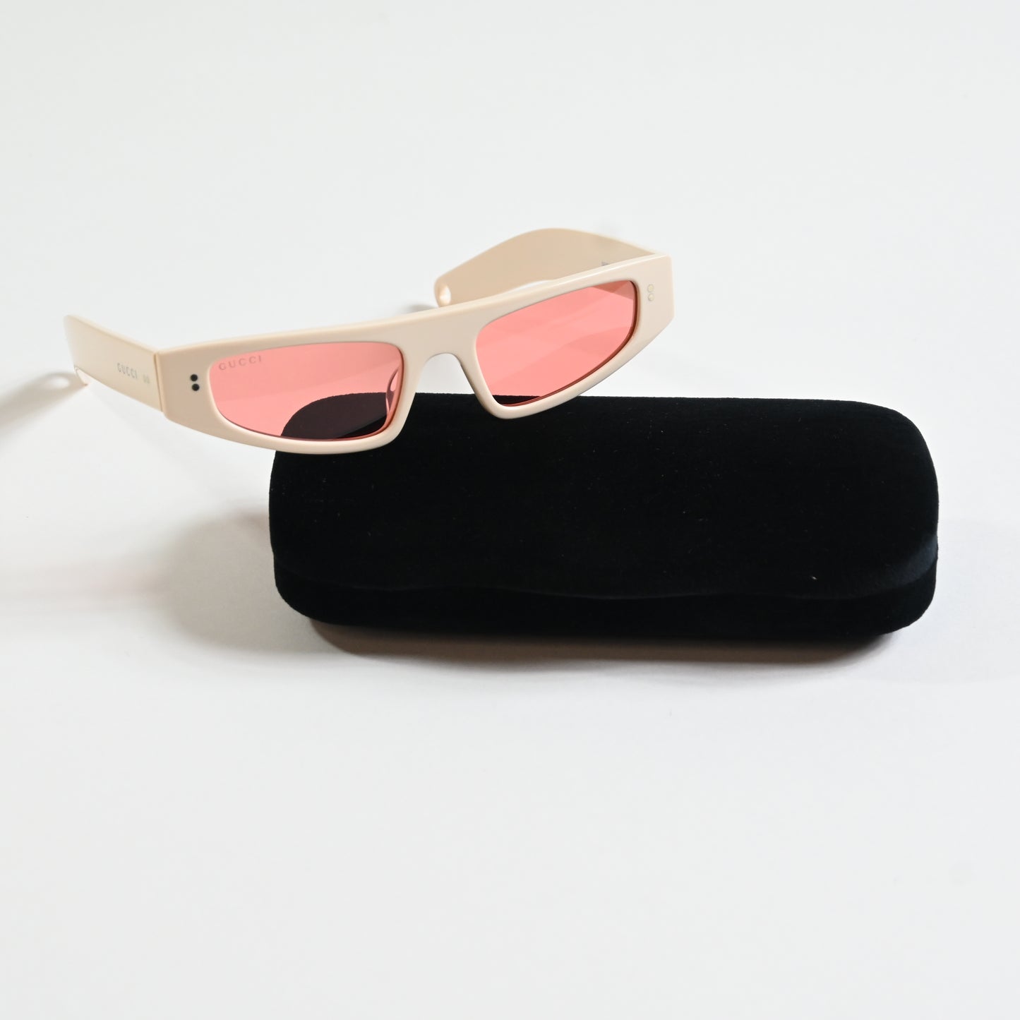 Gucci GG1634S 005 Womens Authentic Sunglasses Ivory/Red, 51mm - New