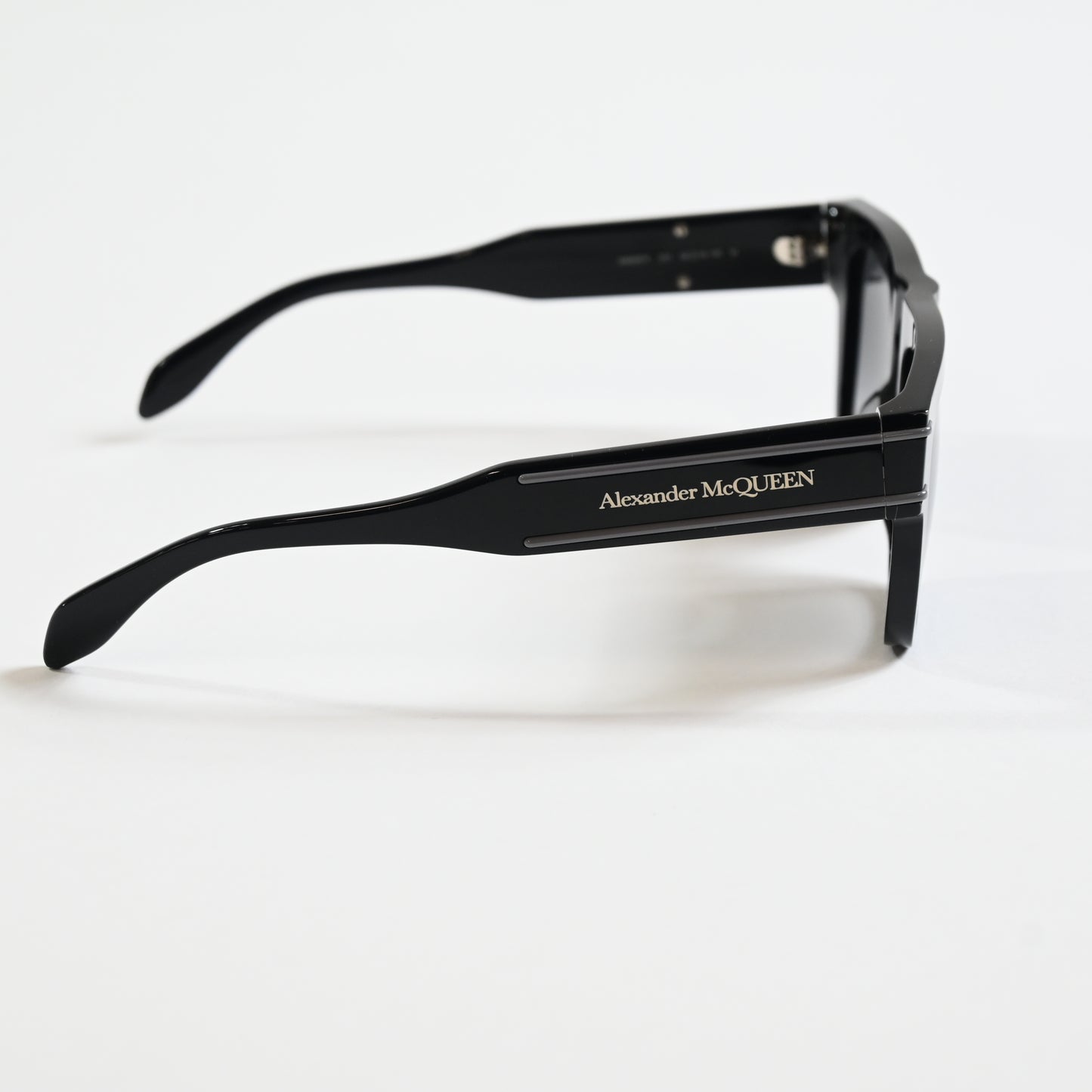 Alexander Mcqueen AM0397S 001 Men's Authentic Sunglasses Black/Gray, 52mm - New