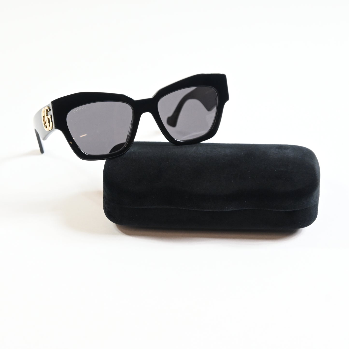 Gucci GG1422S 001 Womens Authentic Sunglasses Black/Gold, 55mm - New