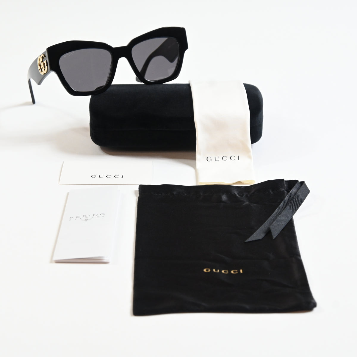 Gucci GG1422S 001 Womens Authentic Sunglasses Black/Gold, 55mm - New