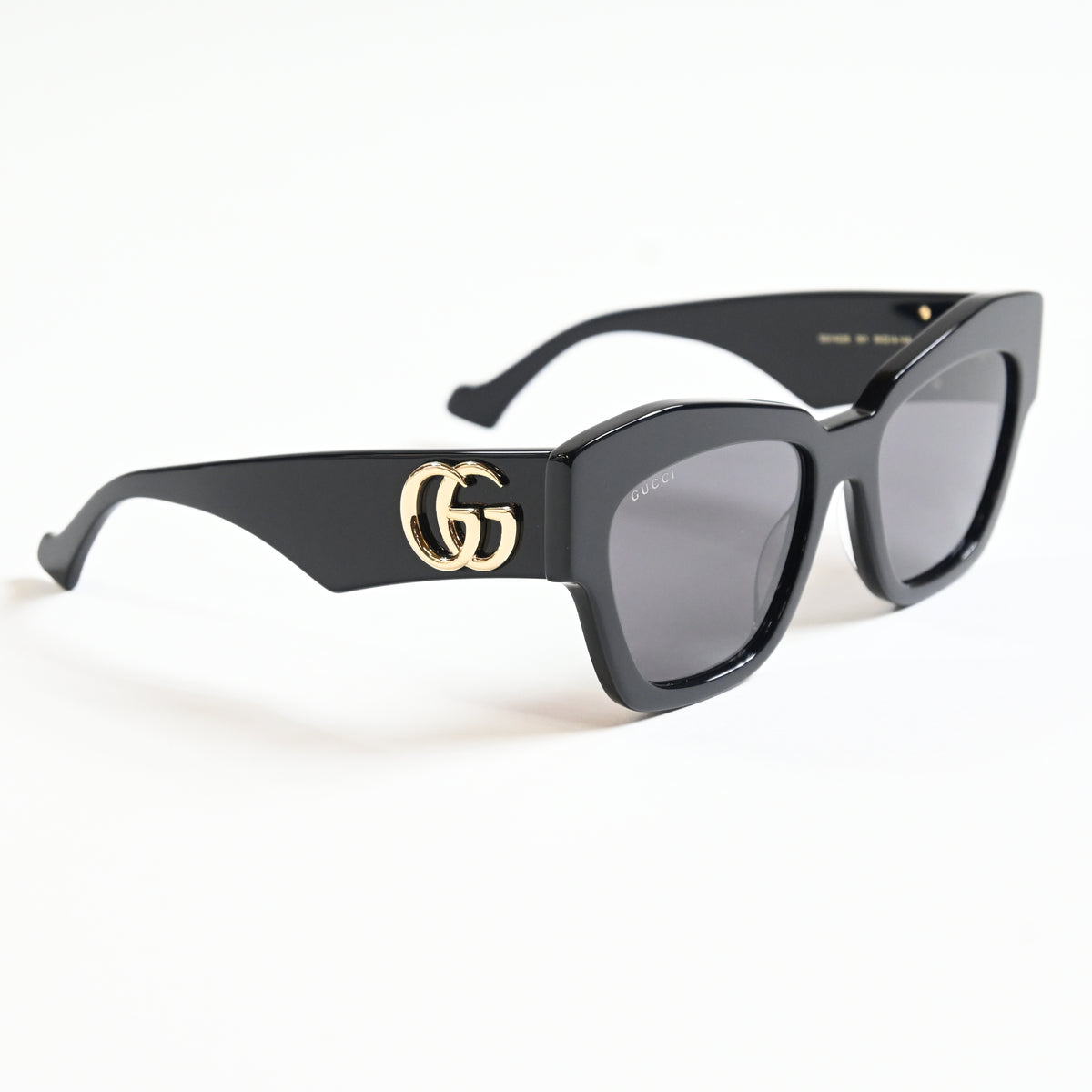 Gucci GG1422S 001 Womens Authentic Sunglasses Black/Gold, 55mm - New