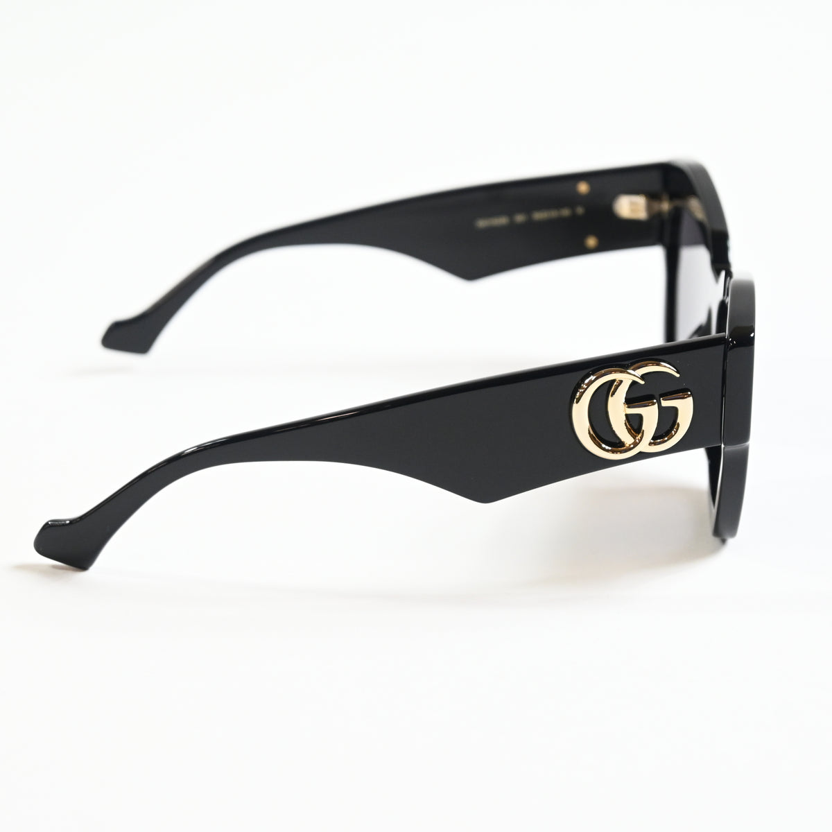 Gucci GG1422S 001 Womens Authentic Sunglasses Black/Gold, 55mm - New