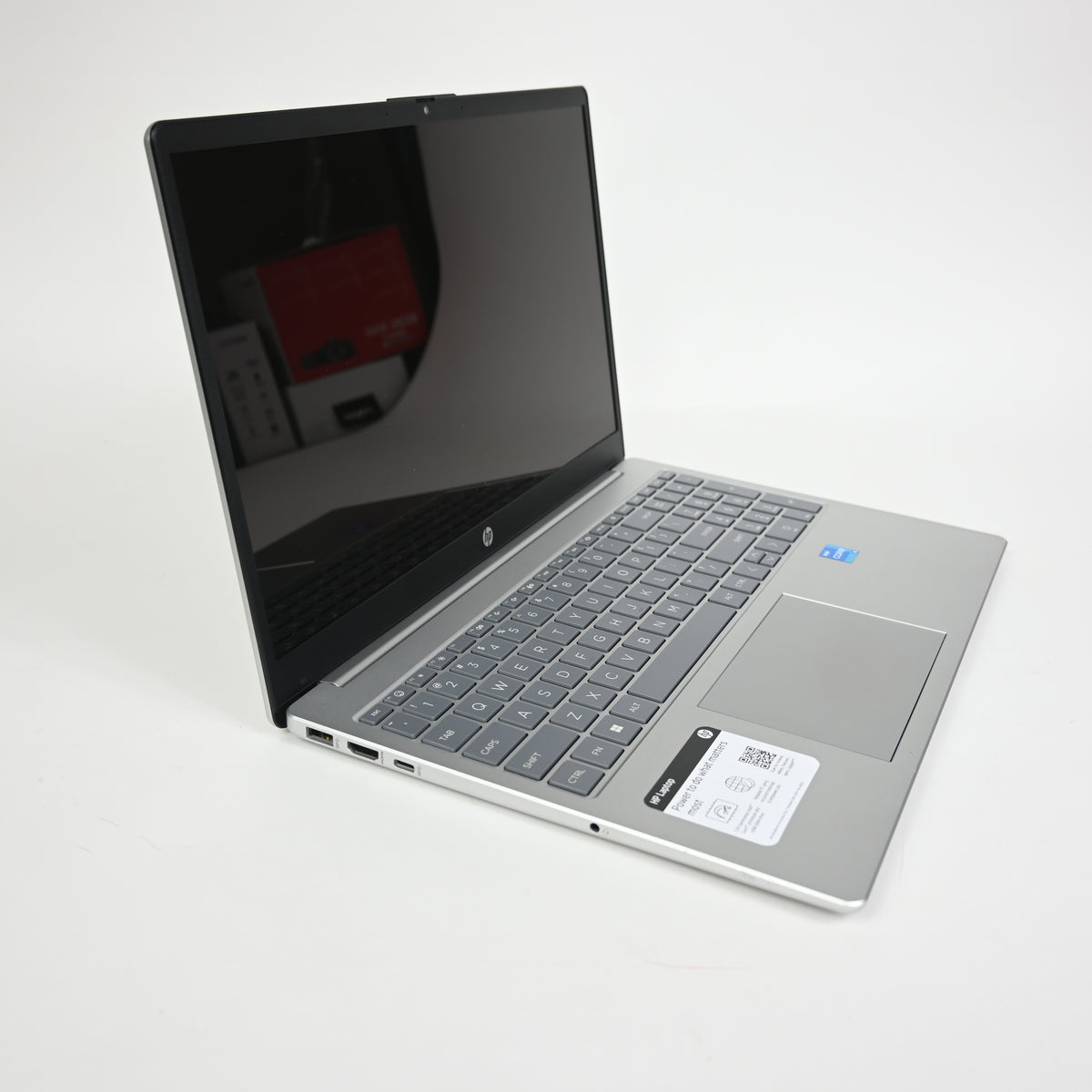 Hewlett Packard HP 15.6 inch Laptop-Intel Core i3-8GB/256GB SSD-Natural Silver