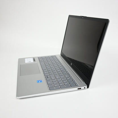 Hewlett Packard HP 15.6 inch Laptop-Intel Core i3-8GB/256GB SSD-Natural Silver