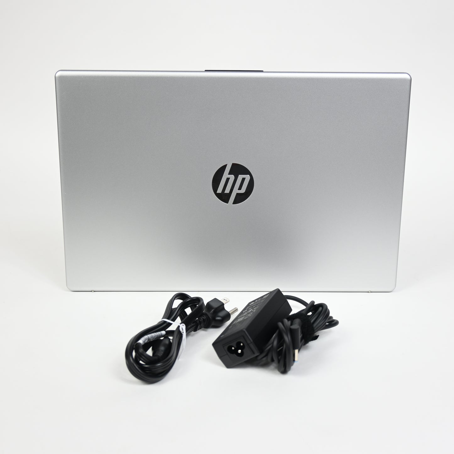 HP 15FD0567NR 15.6" Touchscreen Laptop Intel Core i5-12GB/512GB - Natural Silver