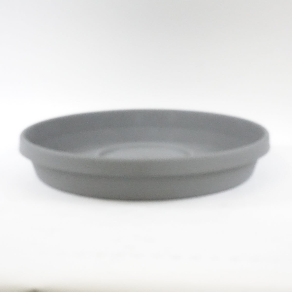 Bloem Terra Resin Saucer Tray: 17.5" Width Charcoal Gray -Fits 24" Pots - New
