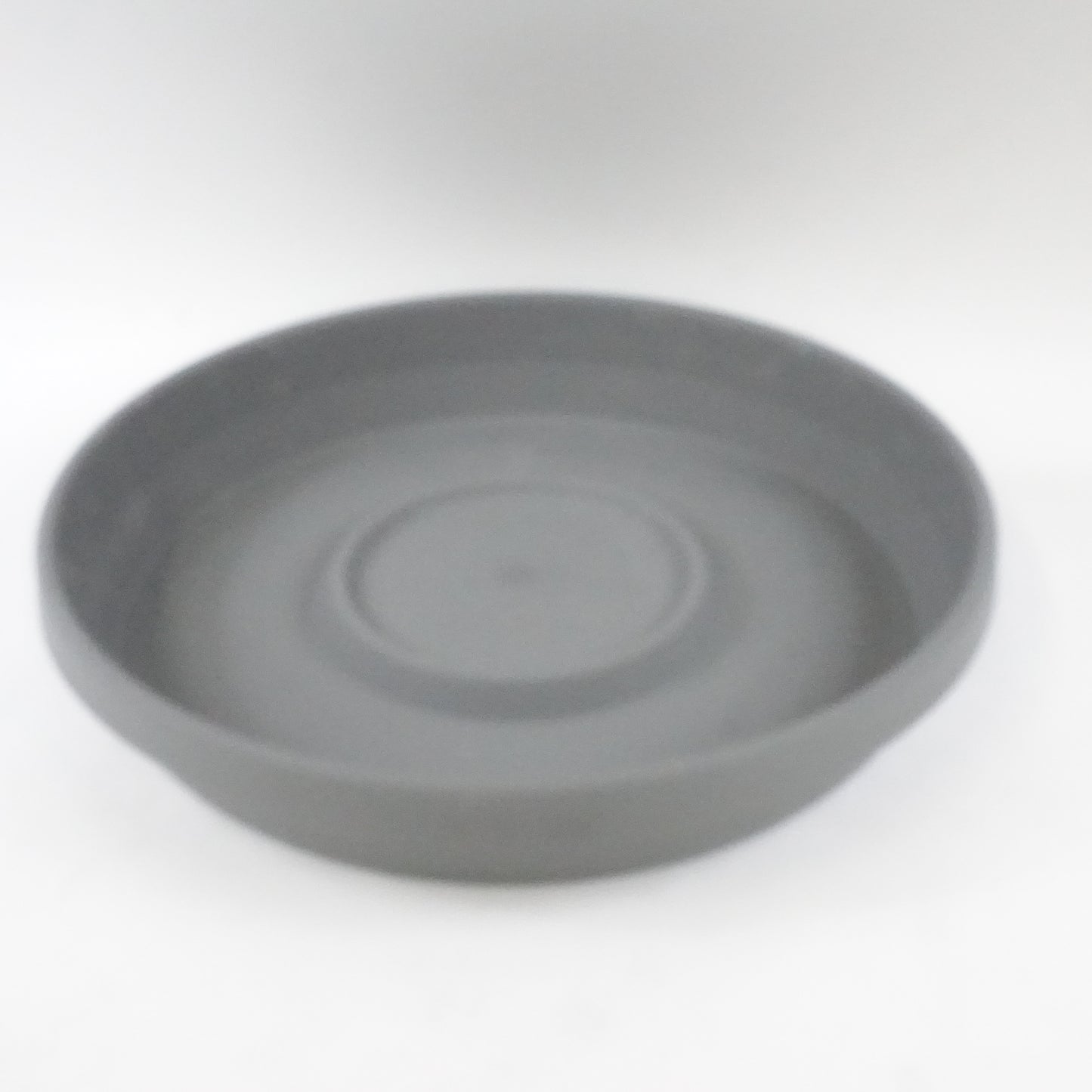 Bloem Terra Resin Saucer Tray: 17.5" Width Charcoal Gray -Fits 24" Pots - New