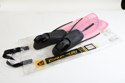 CRESSI Adult Snorkeling Fins with Self-Adjustable Comfortable Full Foot Pocket | Perfect for Traveling | Agua: Made in Italy (Pink, US Man 7/8 | US Lady 8/9 | EU 39/40)
