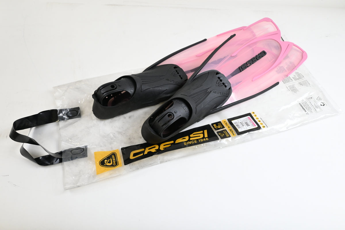 CRESSI Adult Snorkeling Fins with Self-Adjustable Comfortable Full Foot Pocket | Perfect for Traveling | Agua: Made in Italy (Pink, US Man 7/8 | US Lady 8/9 | EU 39/40)
