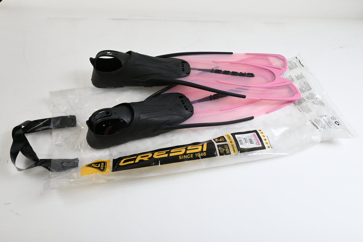 Cressi Adult Snorkeling Fins with Self-Adjustable Comfortable Full Foot Pocket