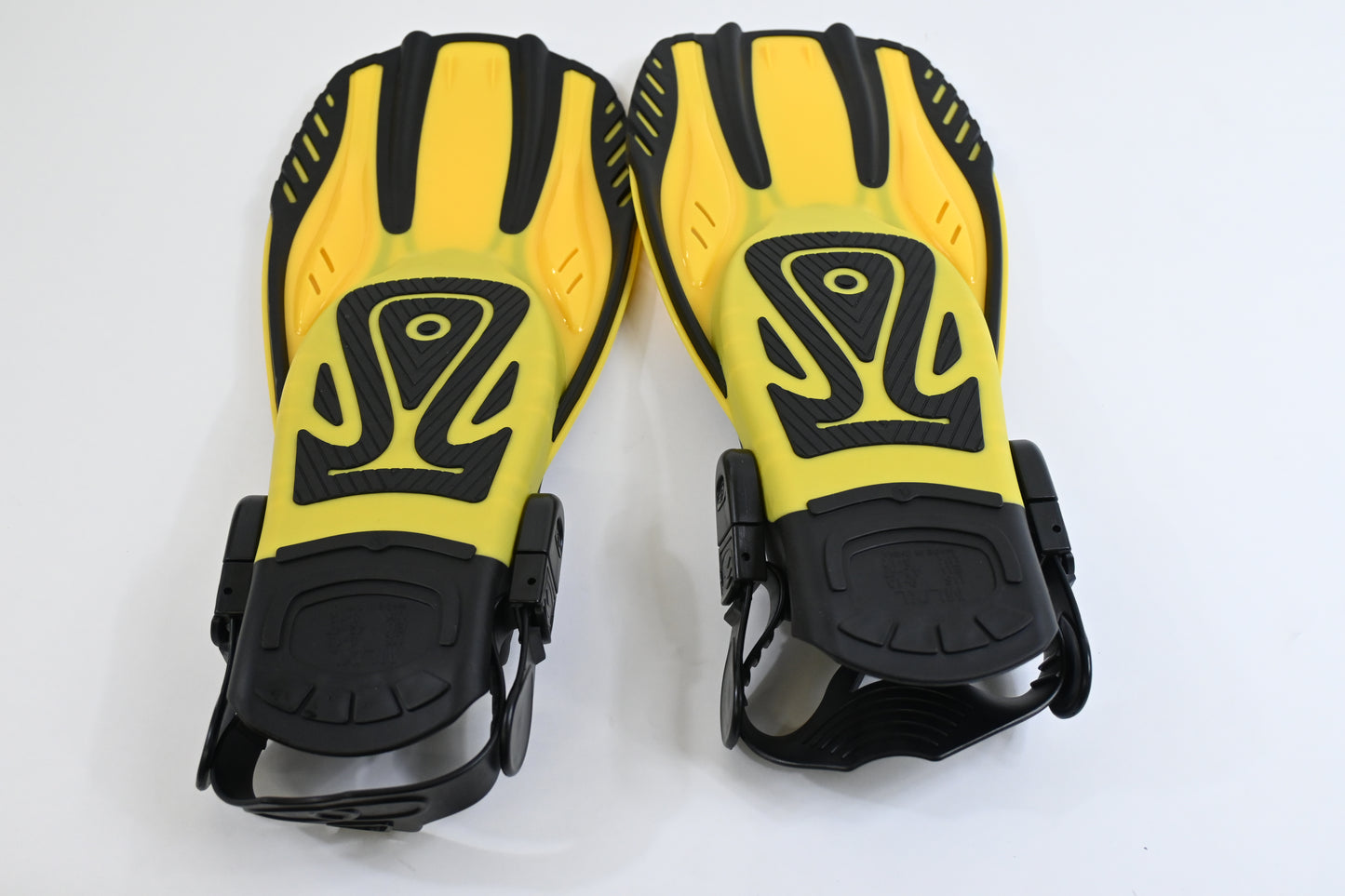 Snorkeling Gear for Adults, Mask, Fins, Snorkel Set and Travel Bag, US size 9-13