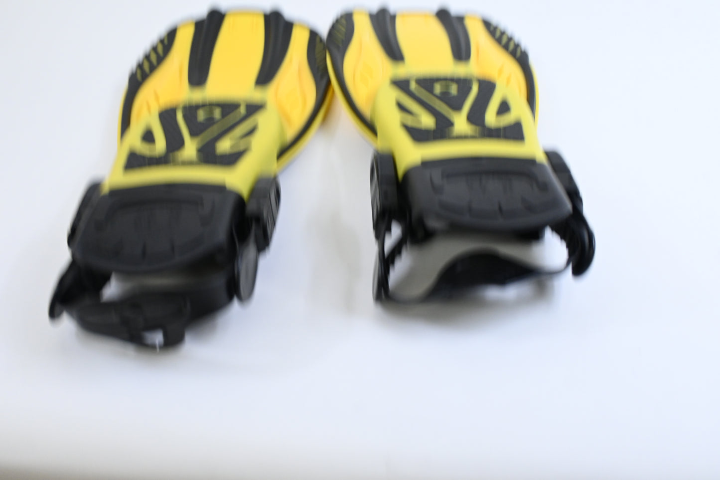 Snorkeling Gear for Adults, Mask, Fins, Snorkel Set and Travel Bag, US size 9-13