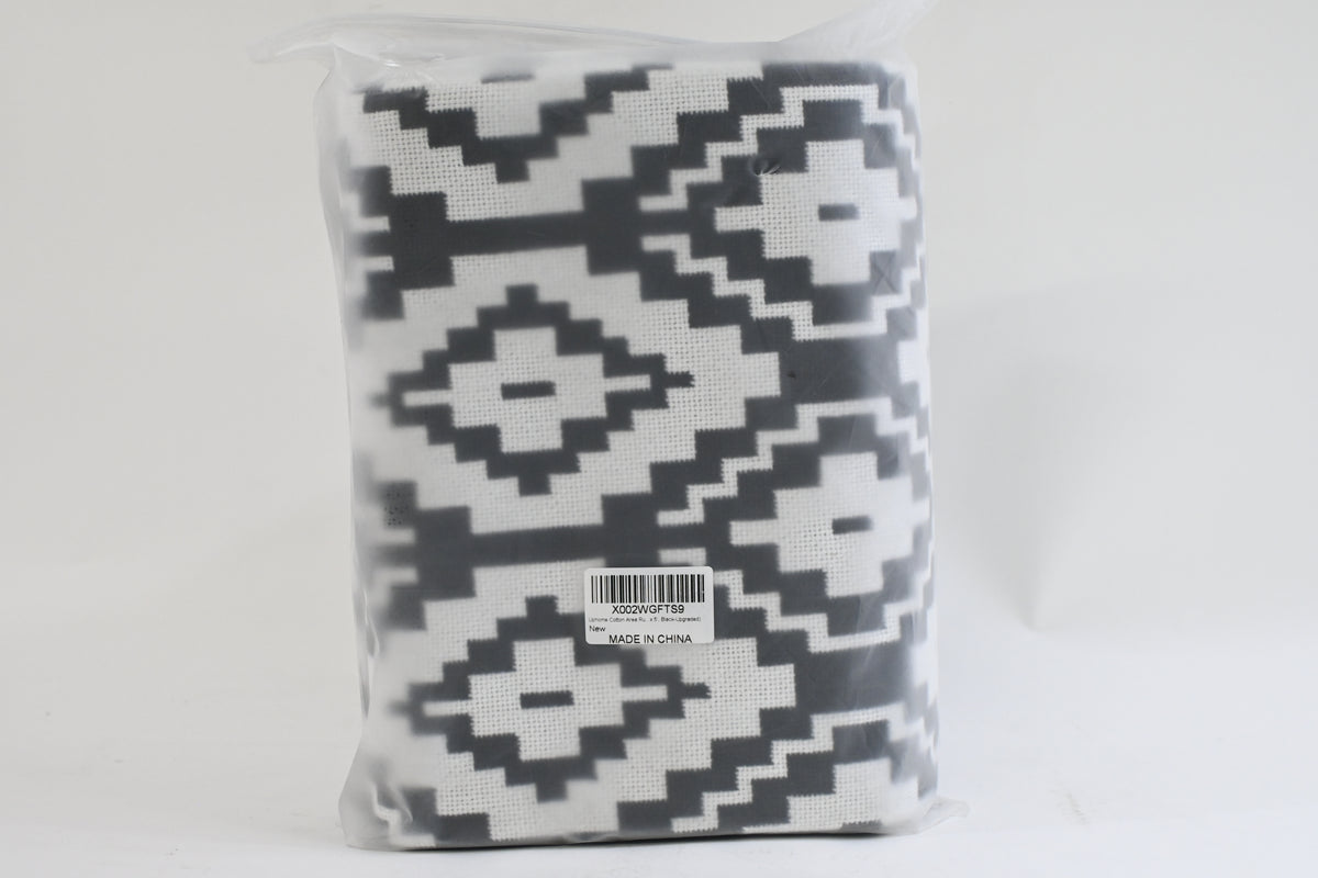 Uphome Indoor Outdoor 3' x 5' Black and White Diamond Cotton Woven Rug - New