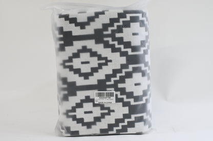 Uphome Indoor Outdoor 3' x 5' Black and White Diamond Cotton Woven Rug - New