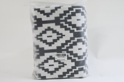 Uphome Indoor Outdoor 3' x 5' Black and White Diamond Cotton Woven Rug - New
