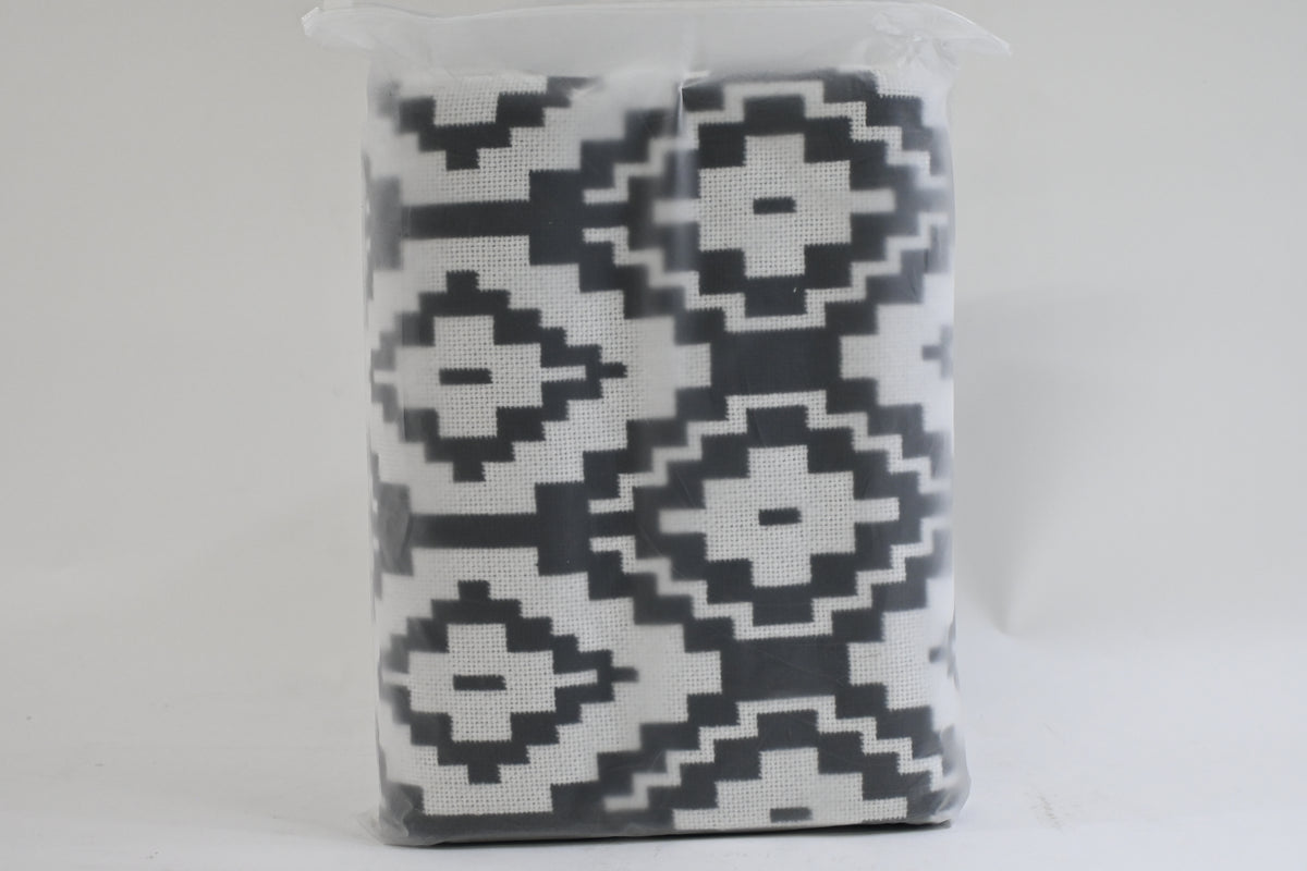 Uphome Indoor Outdoor 3' x 5' Black and White Diamond Cotton Woven Rug - New