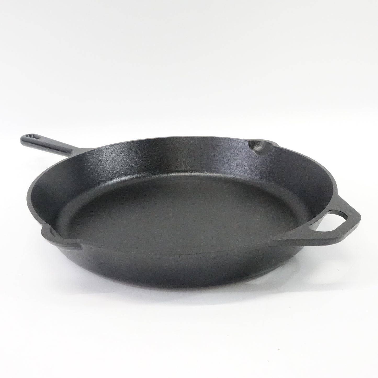 Amazon Basics Pre-Seasoned Cast Iron Skillet, & Large, 15", Black - Open Box