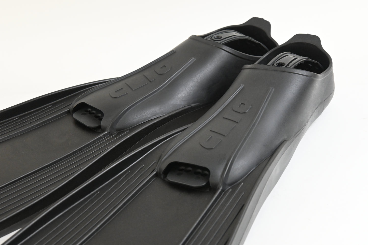 Cressi Clio Everlasting Family Fins for Snorkeling & Diving, Men's Size 13/14