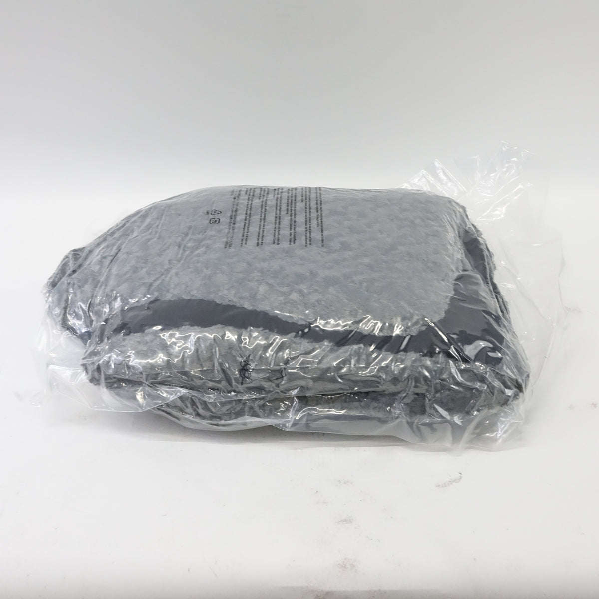 Amazon Basics Washable Cat and Dog Bed, Indoor, 40 x 27 x 3.5", Gray - New