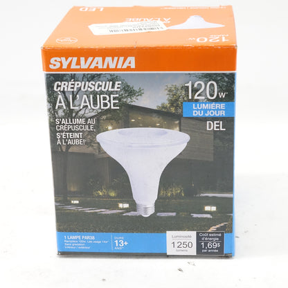 SYLVANIA PAR38 Dusk to Dawn LED Light Bulb 120W=14W 1250 Lumens 5000K 1 Pack