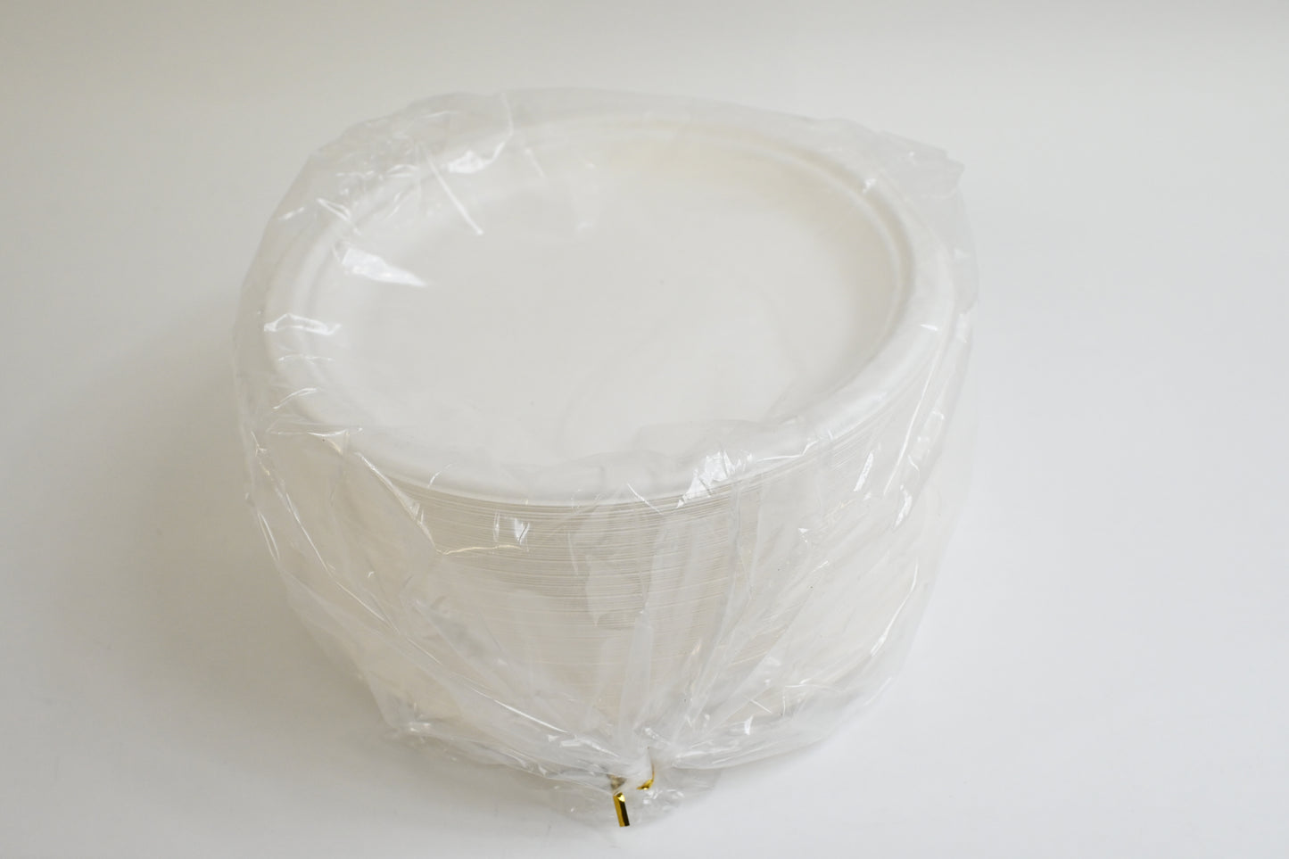 Fuyit 500 pc Compostable Dinnerware Set 100 Guests Plates White - Open Box