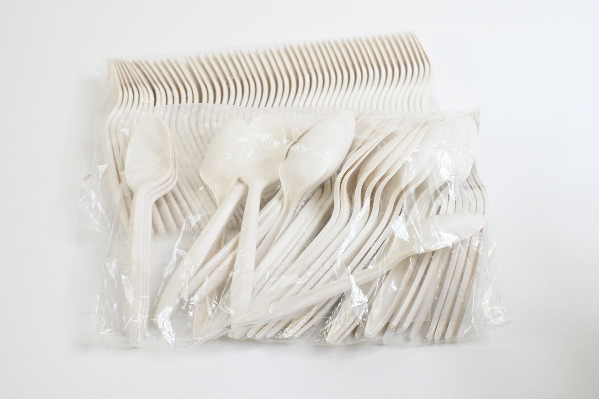 Fuyit 500 pc Compostable Dinnerware Set 100 Guests Plates White - Open Box