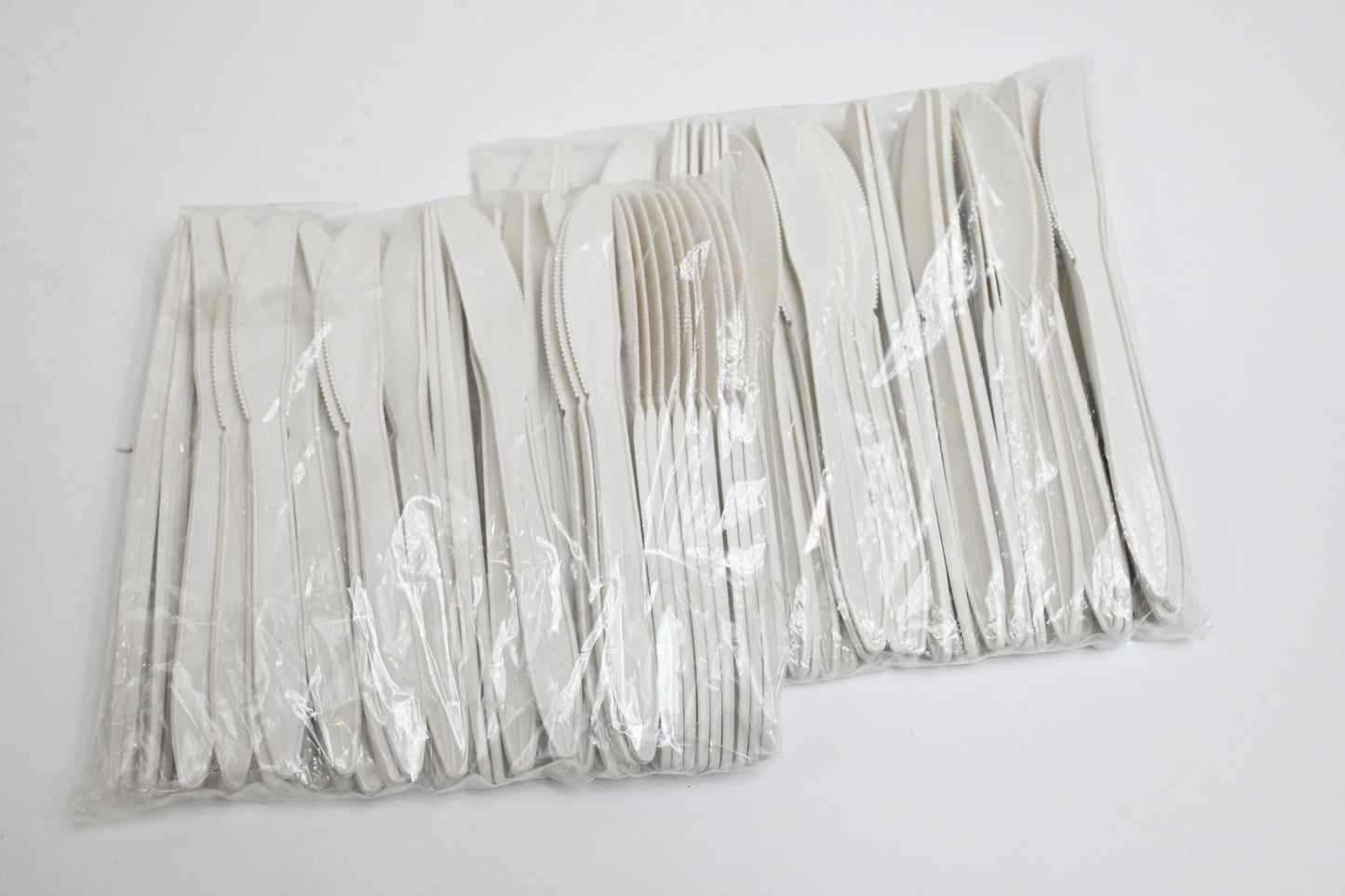 Fuyit 500 pc Compostable Dinnerware Set 100 Guests Plates White - Open Box
