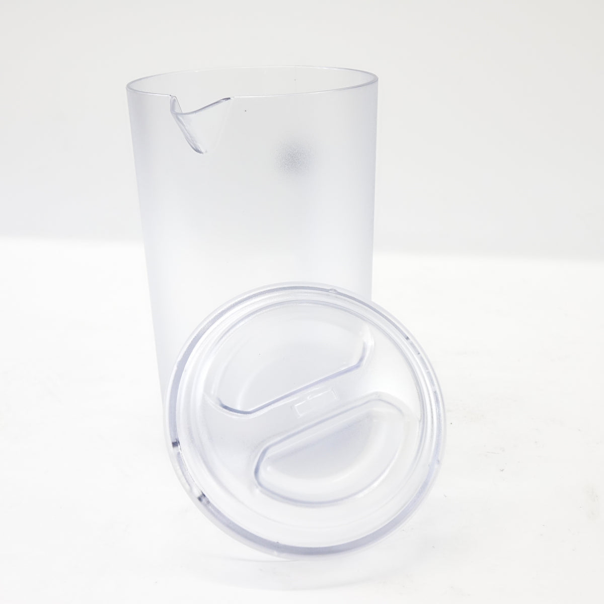 G.E.T. Textured Clear Polycarbonate 64 Oz Water Pitcher w/Lid