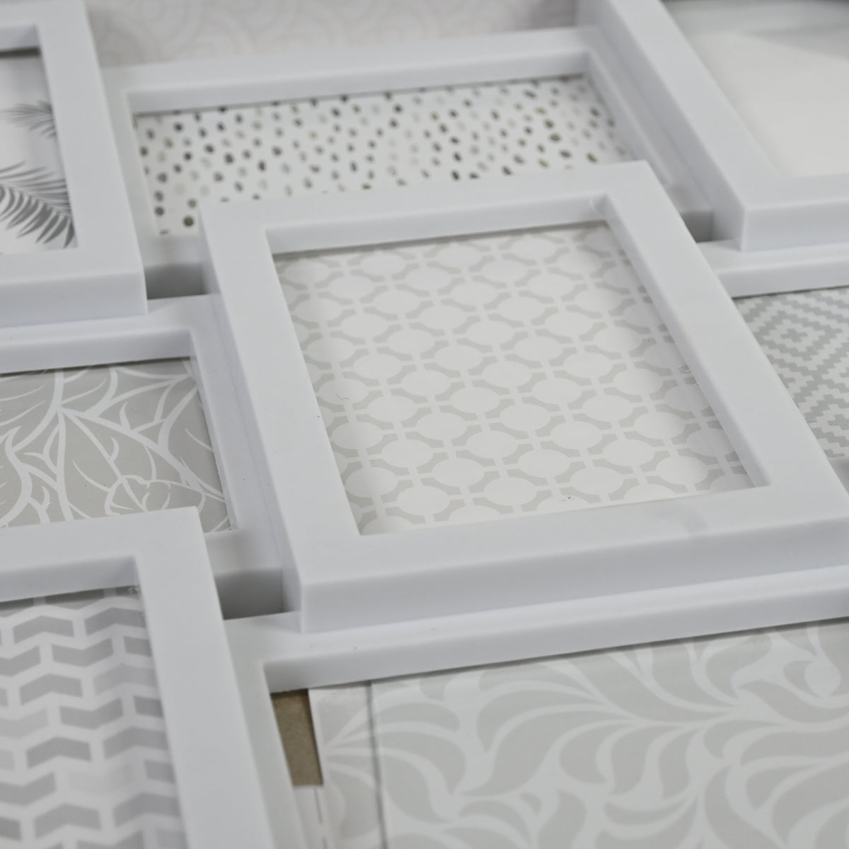 MELANNCO Photo Collage Frame 18" x 23" 12 Openings, 4 x 6 White - Open Box