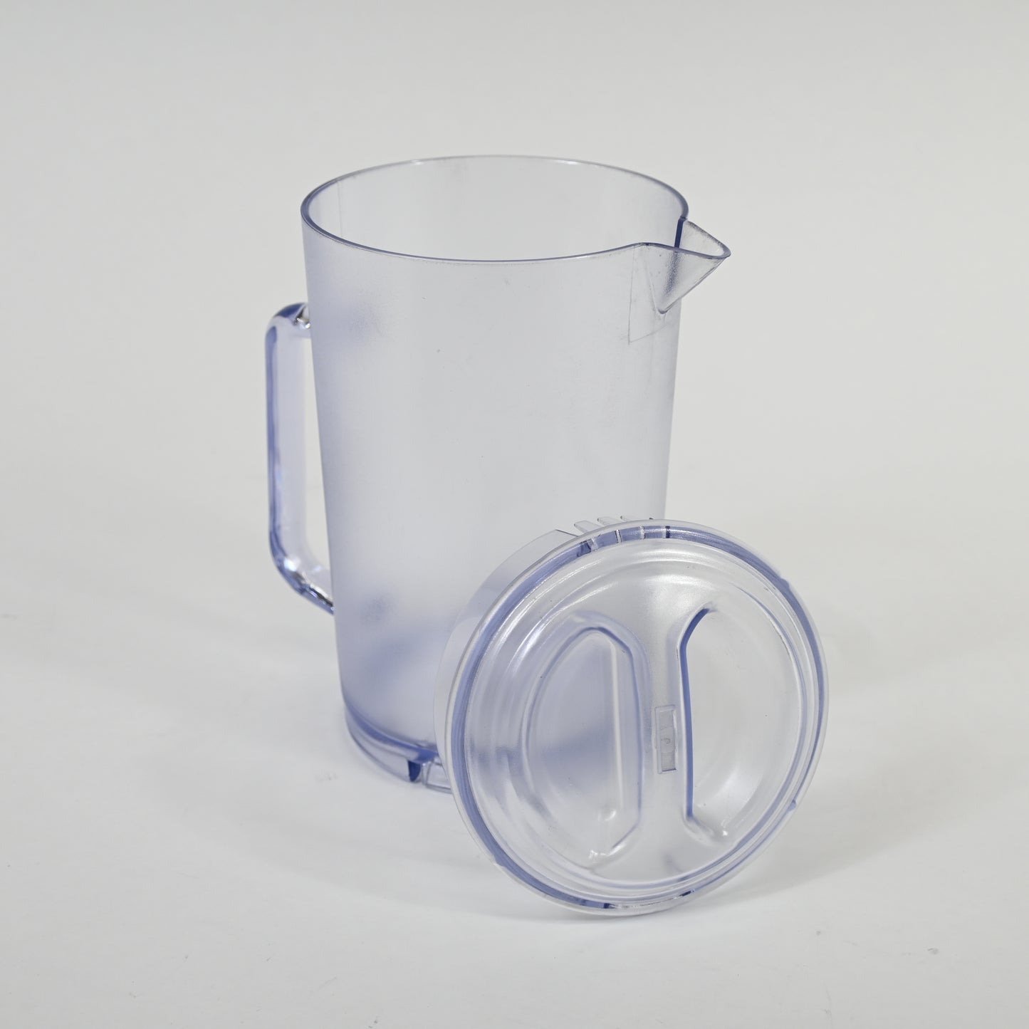 G.E.T. Textured Clear Polycarbonate 64 Oz Water Pitcher w/Lid - Grade A