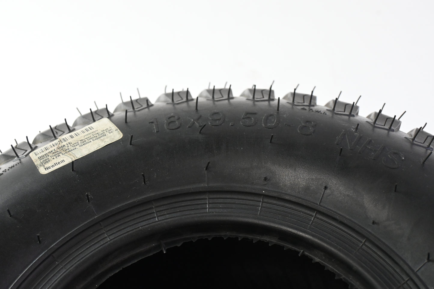 WEIZE 18 x 9.5 x 8 Lawn Tire, Turf Tires, 4 PR Tubless, 1040lbs Cap - New