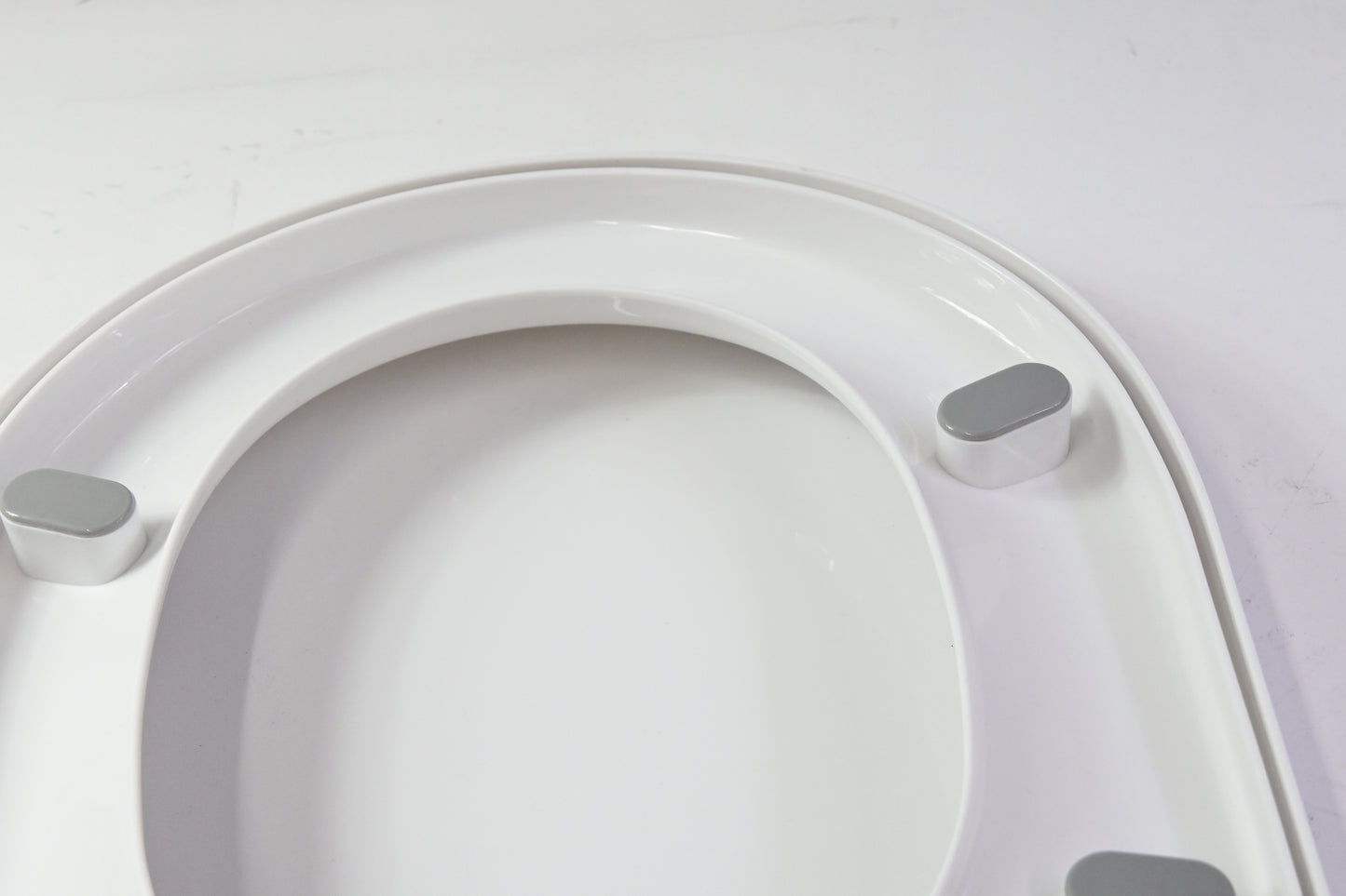 White Plastic Toilet Seat with Lid Bathroom Replacement Hardware - Open Box