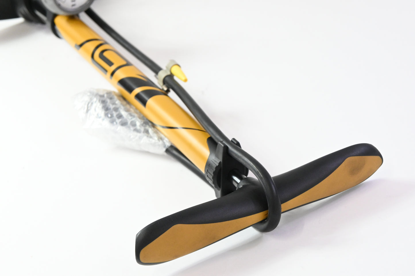 BV Durable Bicycle Pump for 17/24inch Bikes, Smart Valve Head, 160 PSI, Yellow
