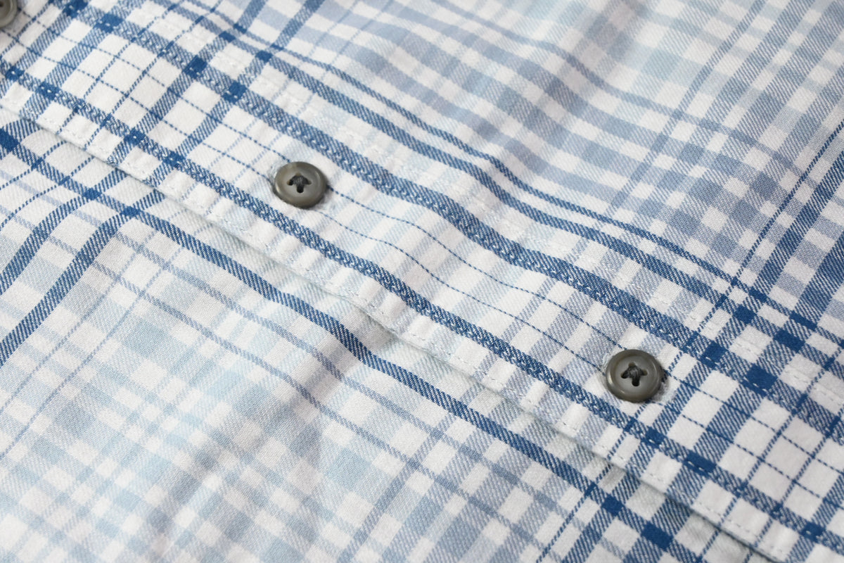 Carhartt Rugged Flex Relaxed Fit Lightweight Short-Sleeve Plaid Shirt, Medium