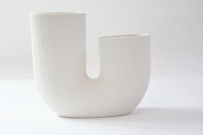 White Irregular U-Shaped Ceramic Vase Striped Flower Vase Wedding Home Décor