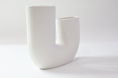 White Irregular U-Shaped Ceramic Vase Striped Flower Vase Wedding Home Décor