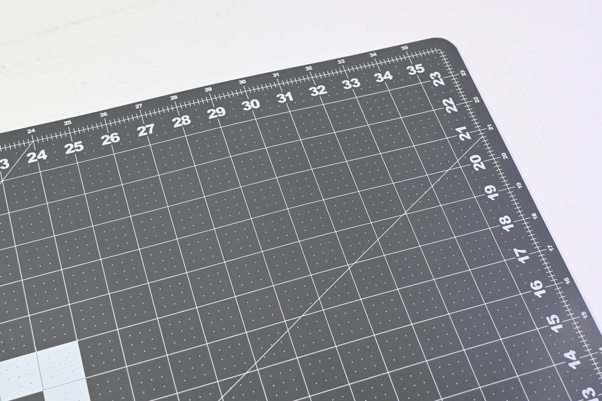 Fiskars Self Healing Cutting Mat for Quilting, Arts and Crafts, 24 - New