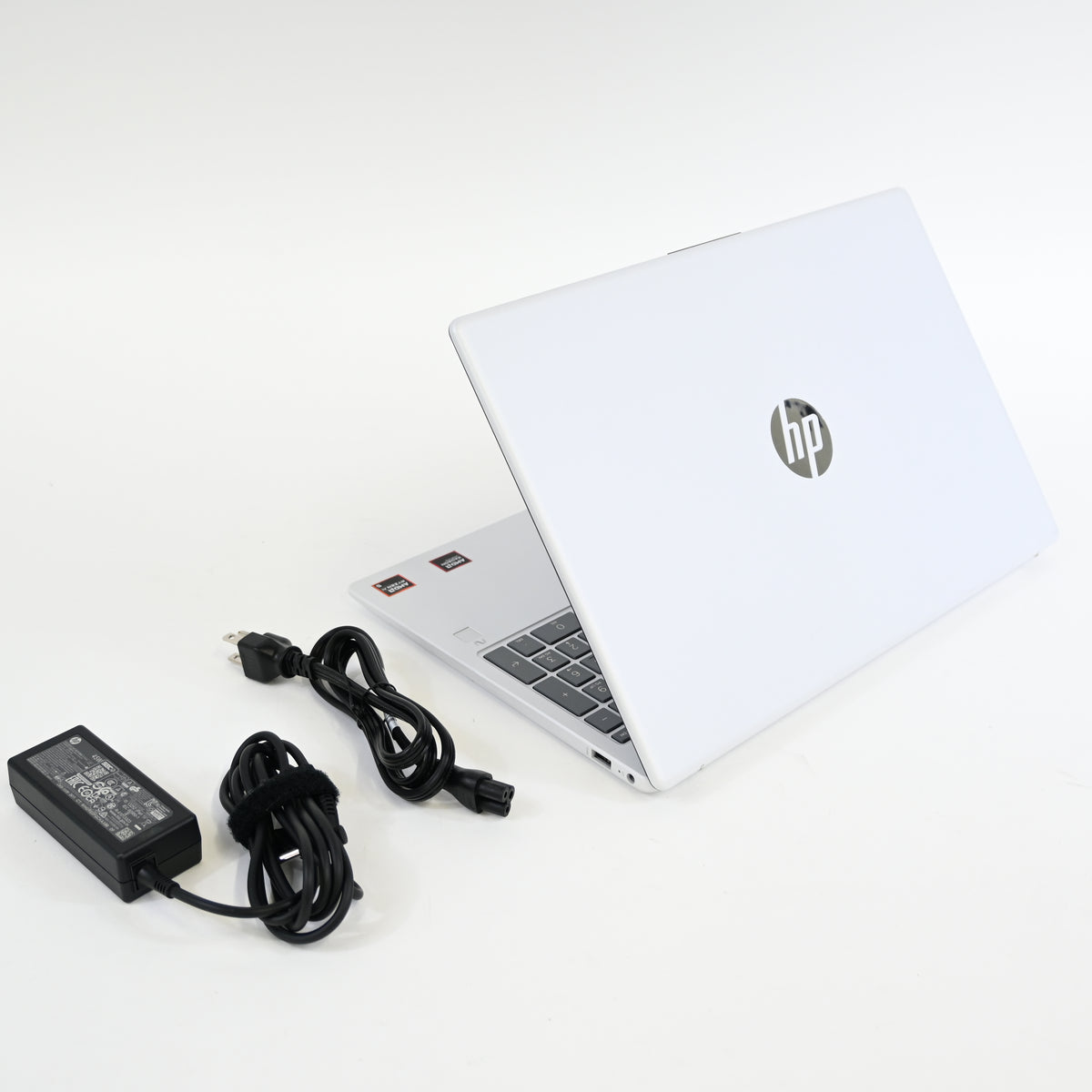 HP 16" OmniBook 3 Touch Laptop Ryzen AI 5 16GB/512GB SSD - White - Grade A